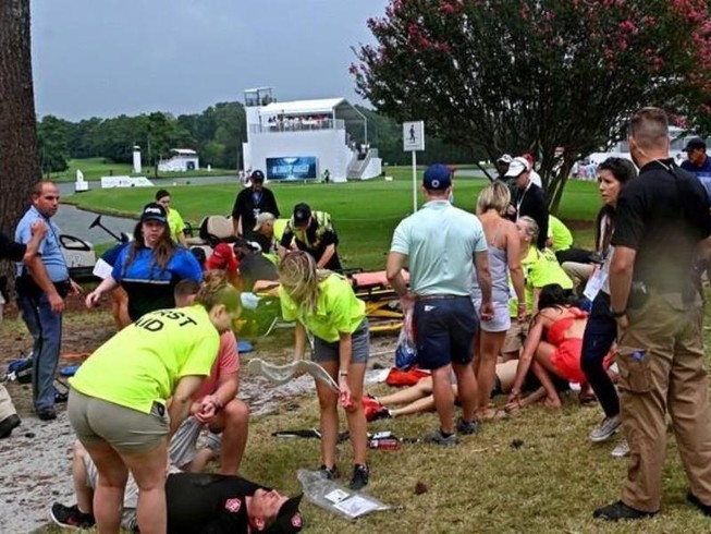 Sét đánh trên sân golf tại giải PGA Tour, 6 người nhập viện
