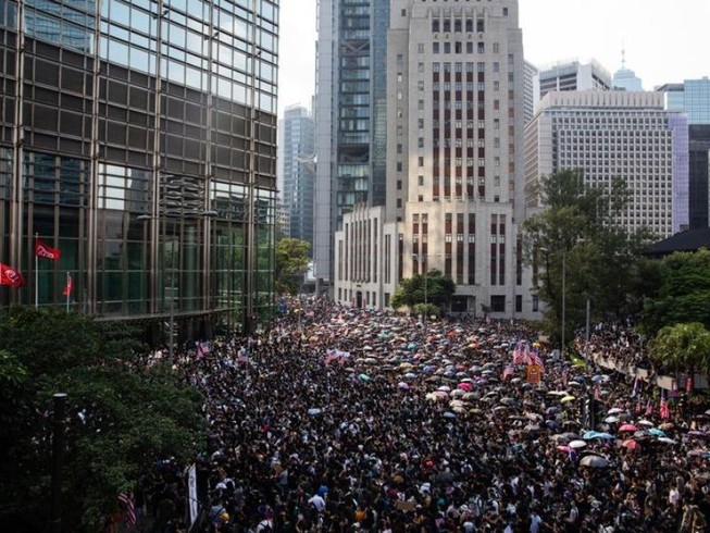 Giới chức Hong Kong không biết tìm ai đàm phán ngăn biểu tình