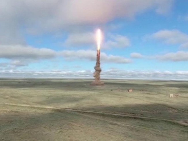 S-500: 'Viên đạn bạc' hạ gục tiêm kích F-35 của Mỹ