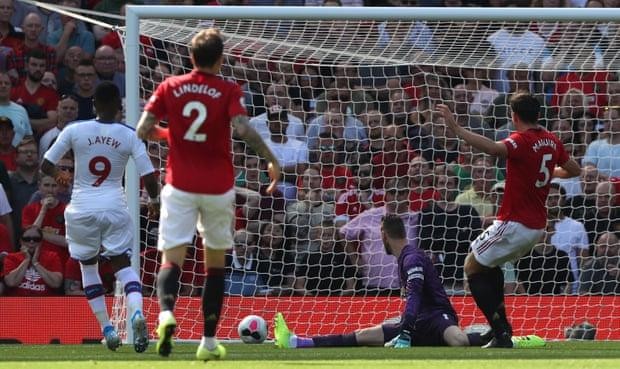 Rashford hỏng 11 m, MU thua sốc Crystal Palace trên sân nhà