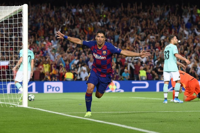 Suarez lập cú đúp, Barcelona ngược dòng hạ Inter tại Nou Camp
