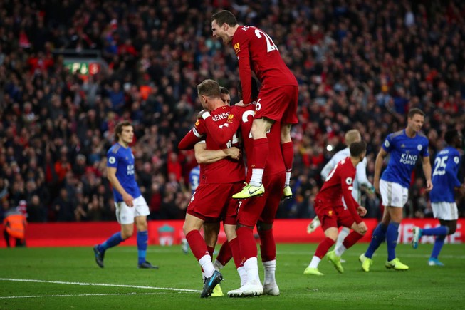 Phạt đền phút bù giờ, Liverpool thắng kịch tính Leicester City