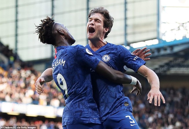 Hậu vệ lập công, Chelsea thắng nhọc Newcastle trên sân nhà