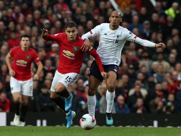 VAR giúp MU chặn đứng chuỗi trận toàn thắng của Liverpool