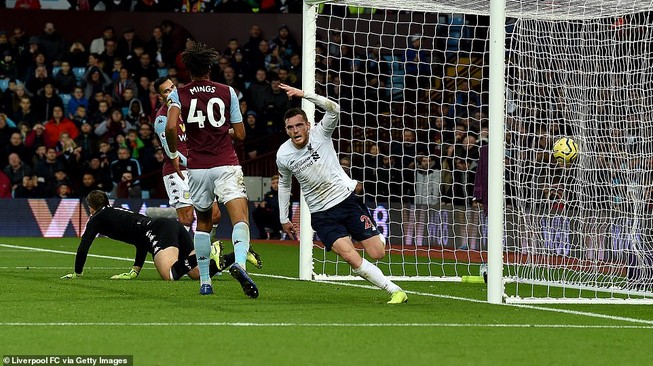 Hậu vệ tỏa sáng, Liverpool và Man City cùng ngược dòng khó tin