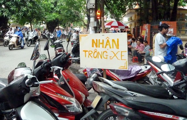 Giá vé giữ ô tô có nơi tăng 30.000 đồng/xe