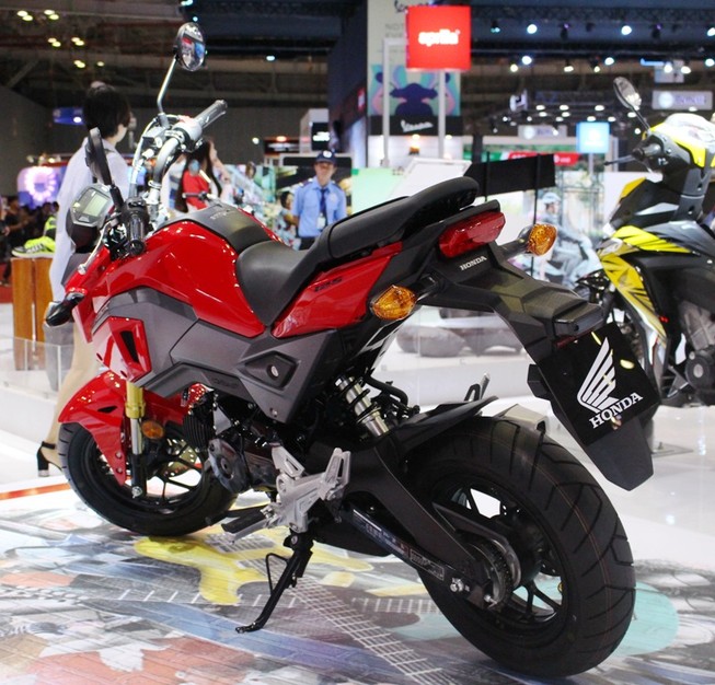 Ấn tượng mẫu xe 'khỉ' Honda MSX 125cc tay côn mới