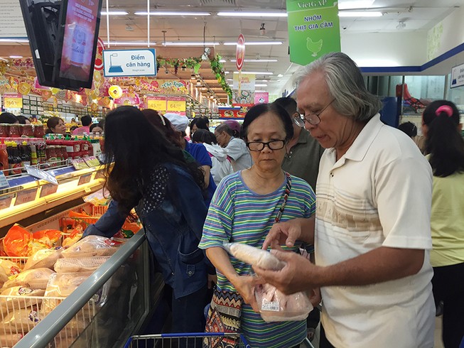 Co.opmart: Hộp thịt kho trứng giảm đến 40%...