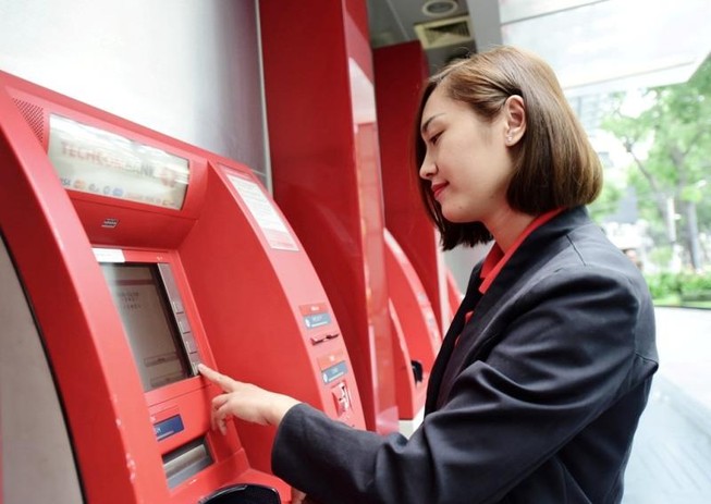 Techcombank: 7 khuyến cáo sử dụng máy ATM an toàn