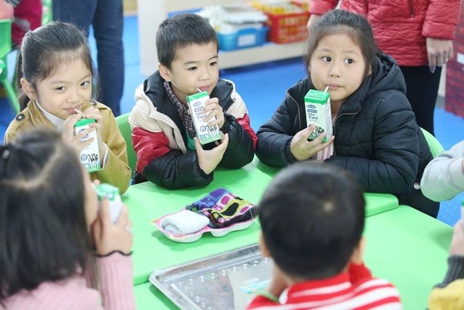 Ly sữa học đường an toàn, hiệu quả cho trẻ thủ đô