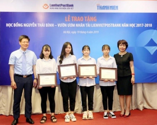 LienVietPostBank trao 143 suất học bổng cho sinh viên