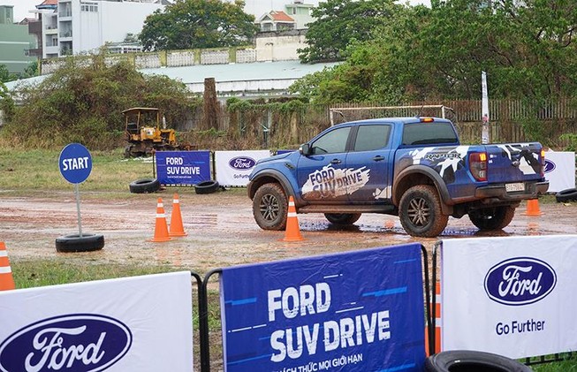 Chuỗi ngày hội lái thử xe miễn phí - Ford SUV Drive