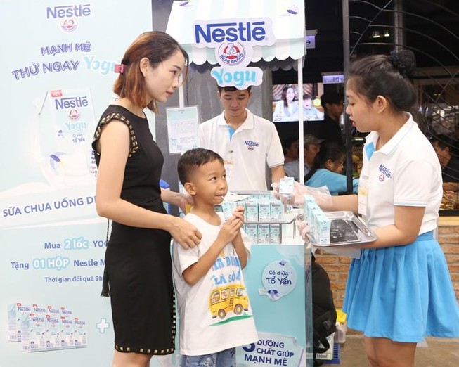 Nestlé ra mắt sữa chua uống tổ yến và sữa ngũ cốc