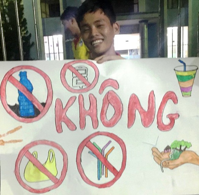 Các trường đại học ở TP.HCM 'nói không' với rác thải nhựa