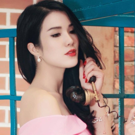 'Chân dài' Diệp Lâm Anh giằng co với cướp