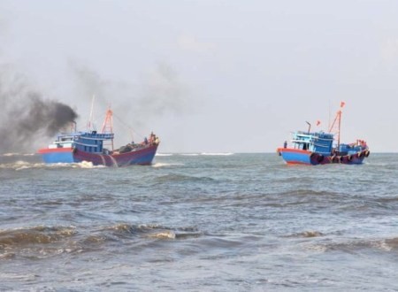 Nổ bình gas gây chìm tàu, 3 người chết và mất tích