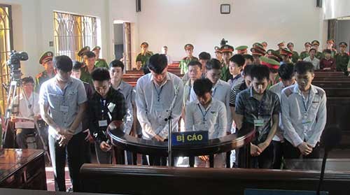 Đang xử 17 đối tượng chủ mưu kích động gây rối trong các KCN