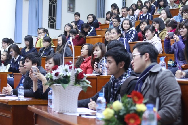 Sinh viên tập xử án tham nhũng
