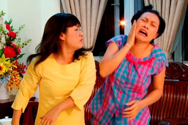 Ca sĩ Phương Thanh bật khóc vì bị tát