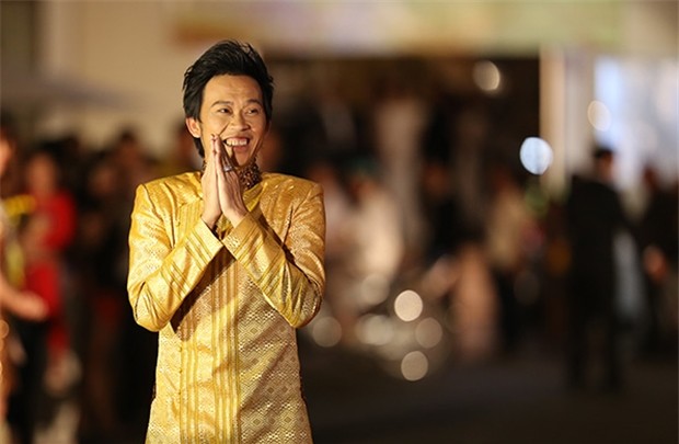 Năm Dậu nói về nam nghệ sĩ cầm tinh con Gà