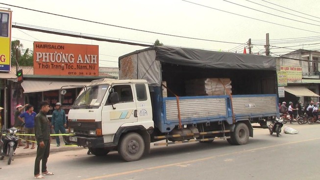 Thương tâm: Nữ sinh lớp 7 đi học về bị xe tải tông tử vong