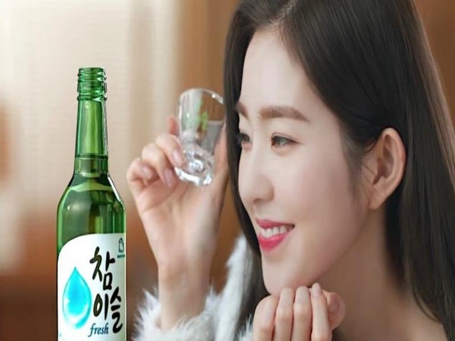 Hàn Quốc cấm in ảnh người nổi tiếng trên bao bì đồ uống có cồn