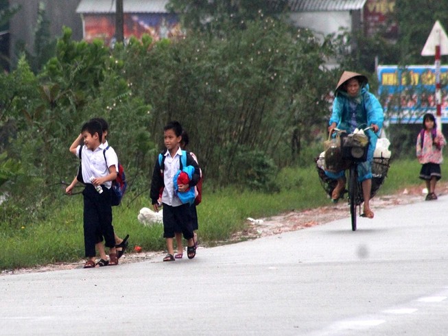 Thừa Thiên-Huế: HS nghỉ học vì thời tiết nguy hiểm