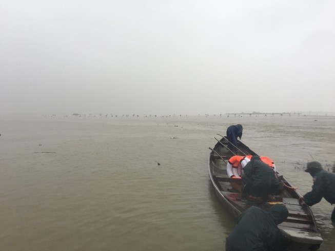 Lũ trên sông Hương đang lên trở lại