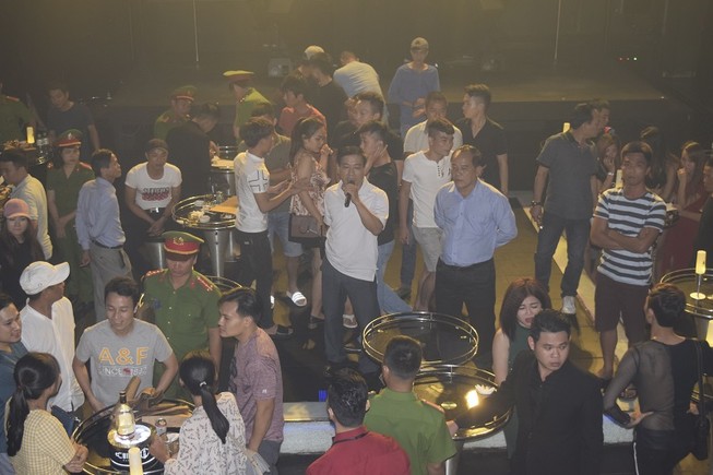 Kiểm tra quán bar phát hiện lượng lớn ma túy tổng hợp