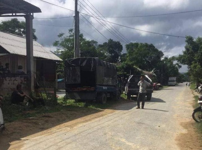 Bắt gỗ lậu, 3 kiểm lâm bị đánh nhập viện