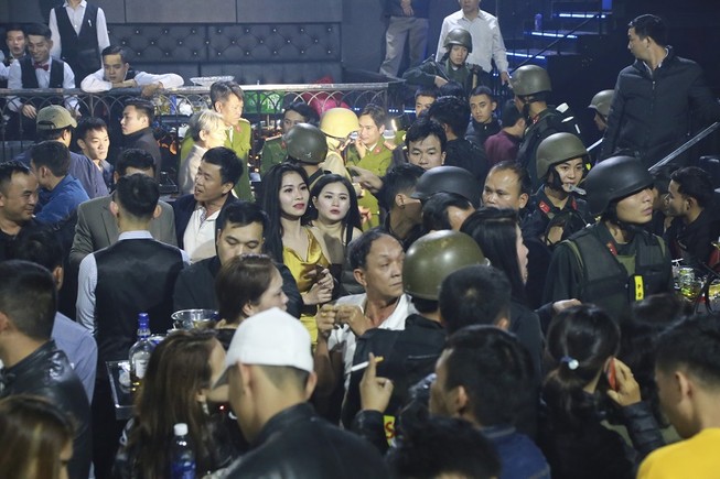 100 người dương tính với ma túy trong quán bar