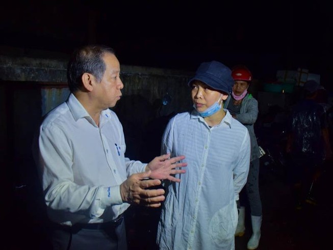 Chủ tịch tỉnh kiểm tra chốt kiểm dịch, lò mổ lúc rạng sáng