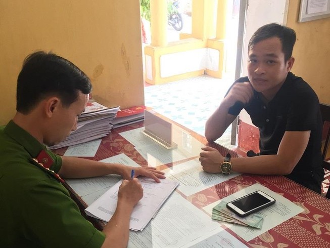 Tìm người bỏ quên 10 triệu đồng tại cây ATM