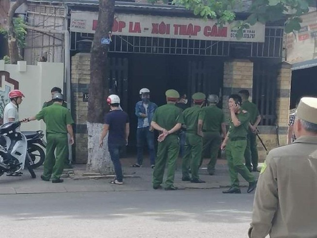 Khống chế kẻ nghi ngáo đá cầm dao rượt đuổi nhiều người