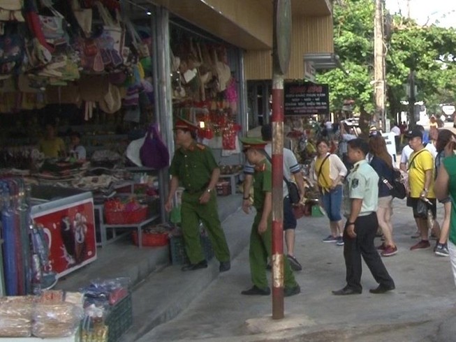 Phạt người phụ nữ bán 1,7kg măng cụt 'chém' 1 triệu đồng