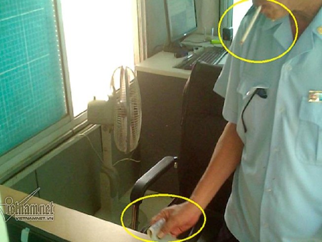Tạm đình chỉ 4 cán bộ hải quan bị tố nhận tiền 'bôi trơn'