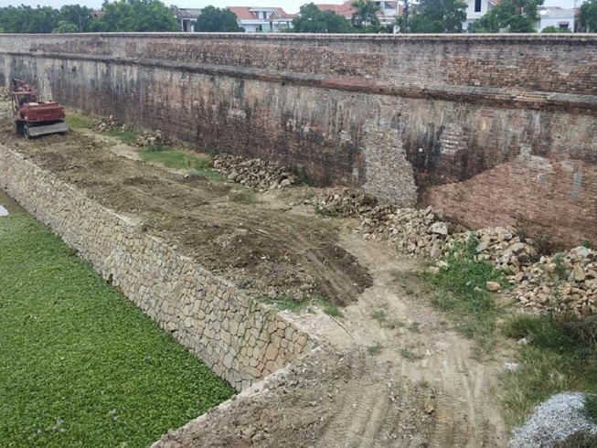 Bờ kè thành hào Huế: Sẽ tham vấn chuyên gia về giải pháp tu bổ
