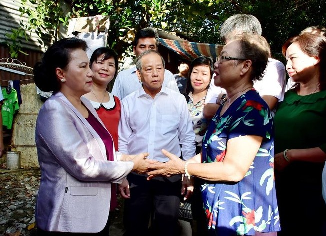 Chủ tịch Quốc hội thăm người dân sắp di dời khỏi di tích ở Huế