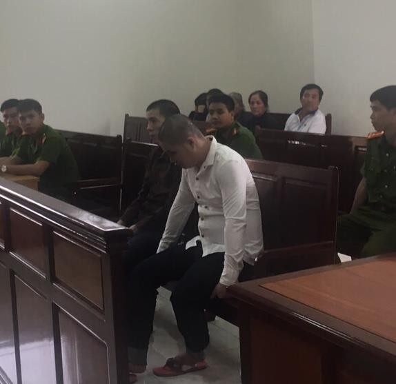 Gây ra 10 vụ cướp, 2 thanh niên nhận 16 năm tù