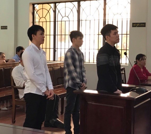 Hỗn chiến trên đường, người chết, kẻ bị thương, người ở tù