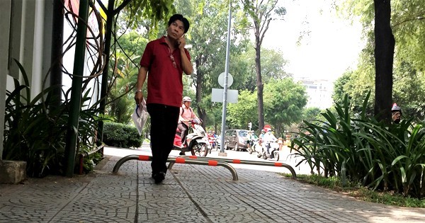 Phó Chủ tịch TP.HCM yêu cầu điều chỉnh barie vỉa hè