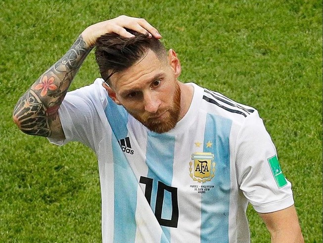 Chuyển động World Cup: Fan cuồng Argentina tìm đến cái chết