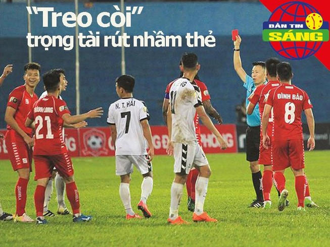 'Treo còi' trọng tài rút nhầm thẻ, cổ phiếu Juventus lao dốc