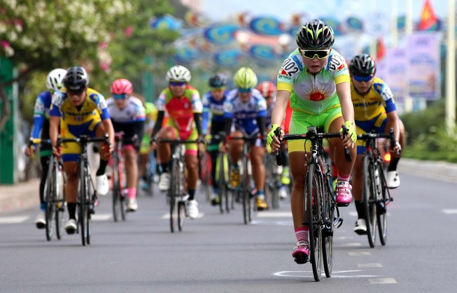 Thu Mai đoạt áo vàng, Nguyễn Thị Thật áp sát chuẩn dự Olympic