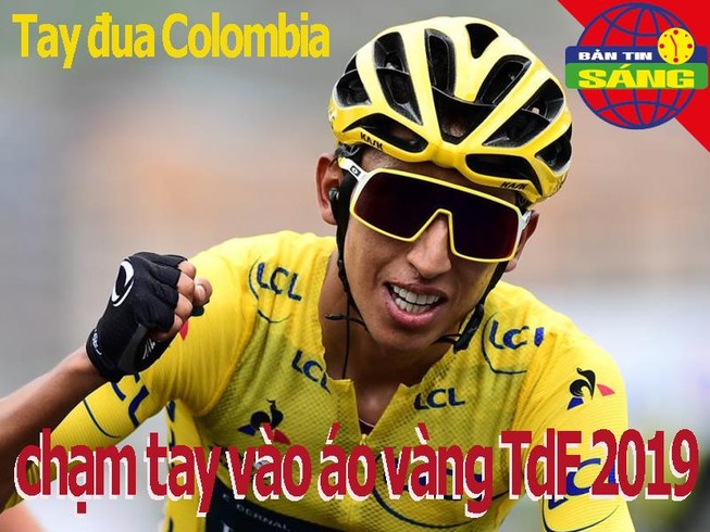 Tay đua Colombia chạm tay vào áo vàng Tour de France 2019