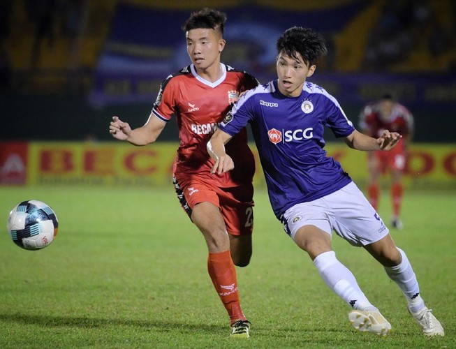 Đoàn Văn Hậu theo Công Phượng sang châu Âu chơi bóng
