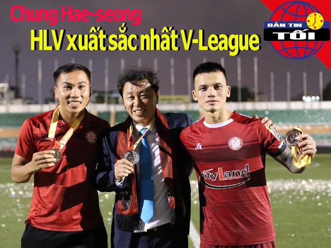 Đồng hương thầy Park là HLV hay nhất V-League; UAE gặp rắc rối