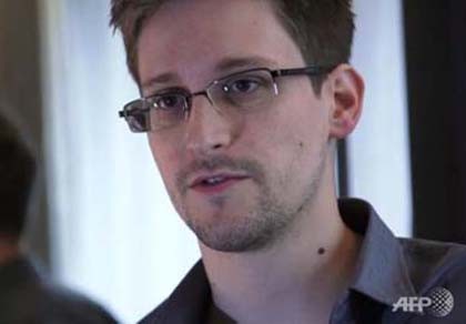 Tình báo Mỹ tính ân xá để Snowden ngừng tiết lộ bí mật