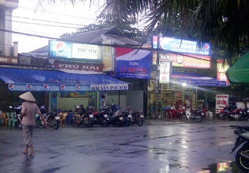 Côn đồ đánh công an bằng súng