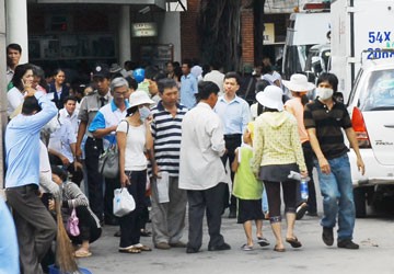 Nạn “cò” câu kết phòng khám tư